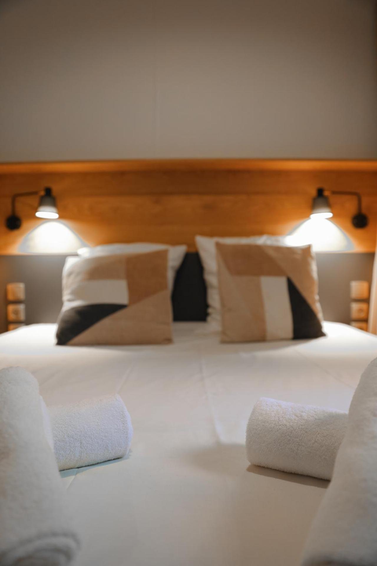 Rives D'Arc Hotel Vallon-Pont-d'Arc Ruang foto