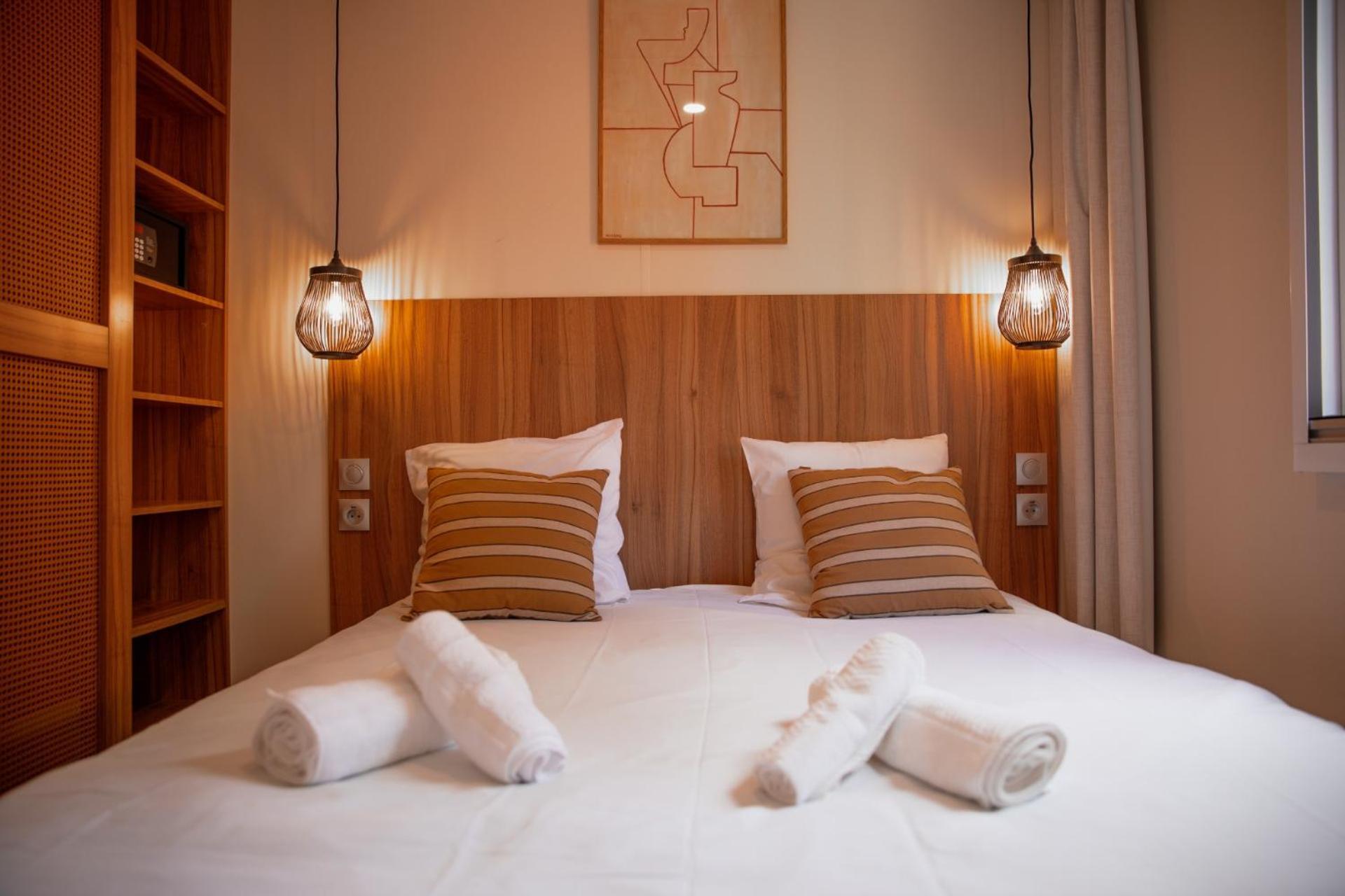 Rives D'Arc Hotel Vallon-Pont-d'Arc Ruang foto